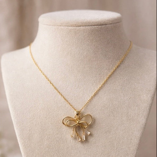 Royal Knot Pearl Necklace