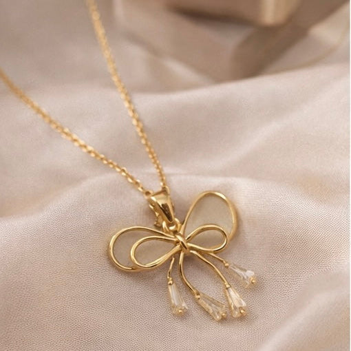 Royal Knot Pearl Necklace