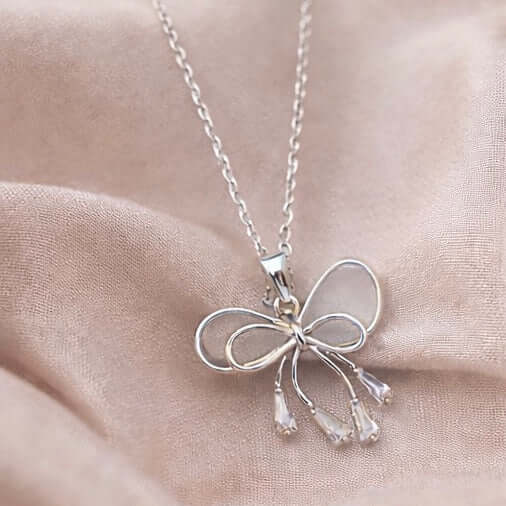 Royal Knot Pearl Necklace