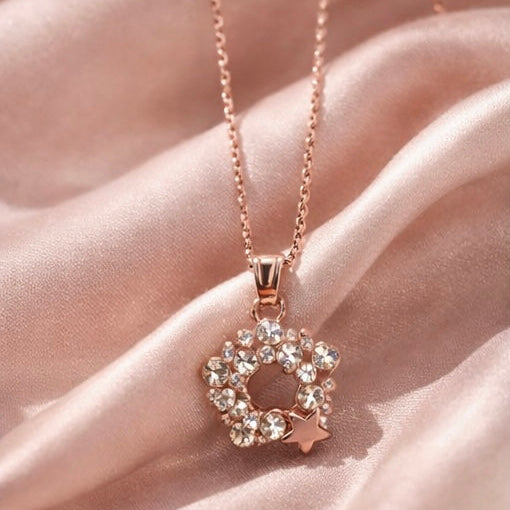 Starlit Wreath Necklace