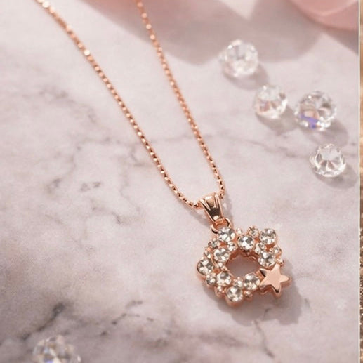 Starlit Wreath Necklace